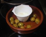 Foto del paso 2 de la receta: Entrantes de tomate, queso y boquerones