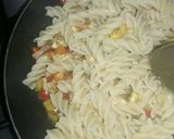 Foto del paso 5 de la receta: Tornillitos con pollo y verduras al curry