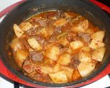 Marhapörkölt burgonyával recept fázis 9 fotója