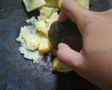 Foto langkah ke 2 dari resep Perkedel Kentang Kornet Anti Gagal.