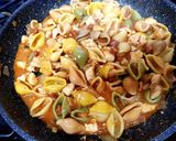 A picture of step 6 of My Chicken & Chorizo Mix Conchiglie 💖.