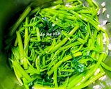 Hình bước làm 1 của món Hộp Cơm Vui Vẻ 2(Rau muống xào tỏi,thịt viên sốt...)