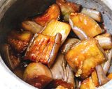 Hình bước làm 3 của món Cà tím om tương miso
