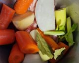 Foto del paso 2 de la receta: Caldo de pollo con verduras en Mambo