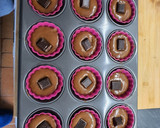 Foto del paso 3 de la receta: Magdalenas de chocolate rellenas