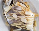 Gambar langkah 9 resipi Bawal Emas Masak Stim.