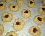 Foto langkah ke 4 dari resep Thumbprint Cookies.