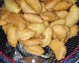 Foto langkah ke 8 dari resep Pastel Mini Isi Abon Super Renyah.