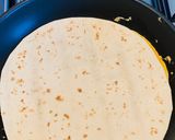 Sajtos omlett tortillában recept fázis 2 fotója