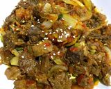 Foto langkah ke 7 dari resep Daging Sapi Tumis Bombay.