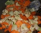 Foto langkah ke 6 dari resep Capcay Goreng "sederhana".