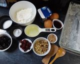 Foto del paso 1 de la receta: Pan de arándanos rojos, ciruelas secas y almendras con Oporto