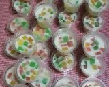 Foto langkah ke 3 dari resep Puding susu mozaik.