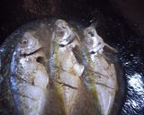 Foto langkah ke 2 dari resep Ikan selar bumbu pesmol.