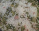 Foto del paso 5 de la receta: Arroz blanco con ejotes y tocino