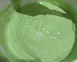 Foto langkah ke 2 dari resep #251 Bolu Pandan Krim Keju.