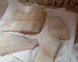 Φωτογραφία βήματος 1 της συνταγής Νόστιμος μπακαλιάρος με αλεύρι