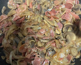Foto del paso 3 de la receta: Champiñones con cebolla y jamón