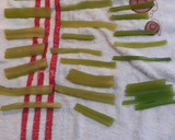 Foto del paso 2 de la receta: Troncos de acelgas con cebolla y jamón serrano