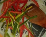 Foto del paso 3 de la receta: Spaghettis con vegetales salteados y atún