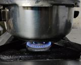பிளைன் குஸ்கா இன் பிரஷர் குக்கர் (Plain kushka recipe in tamil) ரெசிபி ஸ்டேப் 10 புகைப்படம்