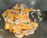 Foto langkah ke 4 dari resep Bihun jagung kuah.