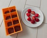 Pudingos csokis eperkocka recept fázis 10 fotója