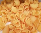 Foto del passaggio 4 della ricetta Vignarola con gomiti rigati