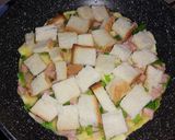 Foto del paso 3 de la receta: Tortilla de huevo, jamón, queso y pan de molde