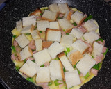 Foto del paso 3 de la receta: Tortilla de huevo, jamón, queso y pan de molde