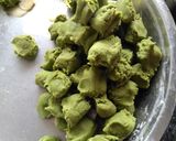 A picture of step 3 of Palak Puri.