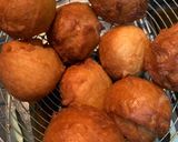 Foto langkah ke 2 dari resep Loukoumades (Donat Yunani).