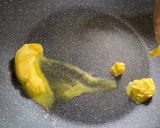 Foto langkah ke 3 dari resep Ayam Goreng Mentega.