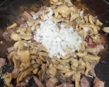 Foto del paso 4 de la receta: Fideuá de carne y verduritas
