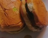 A picture of step 4 of Karachi's special hunter beef burger.