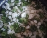 Foto del paso 1 de la receta: Patatas con merluza y almejas