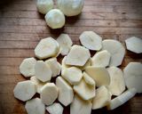 Foto del paso 2 de la receta: Ensalada tibia de caballa con patatas