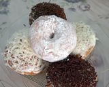 Foto langkah ke 5 dari resep Donat tanpa telur.