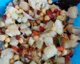 A picture of step 4 of Chattpatti Mix Chaat Plate 😋😋.