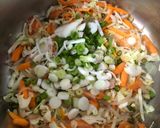 A picture of step 4 of Veg Schezwan Noodles.