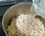 Foto del paso 5 de la receta: Cocido granadino de chícharos con col y morcilla de cebolla