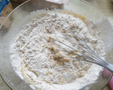 Foto del paso 3 de la receta: Bizcocho de yogur y manzana (perfecto para merendar o desayunar)