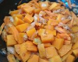 Foto del paso 2 de la receta: Salteado de calabaza con hamburguesa de pescado