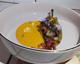 Foto del paso 8 de la receta: Chile de agua relleno de huitlacoche con espejo de crema de pimiento y gusanito de maguey