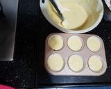 Foto langkah ke 4 dari resep Lemon Yoghurt Muffins.