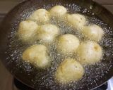 A picture of step 2 of Bhalla papdi chat.