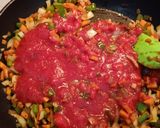 Foto del paso 2 de la receta: Timbal de calabacín relleno de verduras y pollo especiado