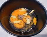Foto del paso 1 de la receta: Huevos con Queso