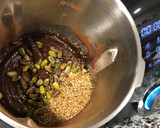 Foto del paso 7 de la receta: Turrón casero de chocolate con pistachos y quinoa tostada en Mambo