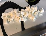 Une image de l'étape 5 de Salade de concombre et carottes râpées à la roquette et feta.